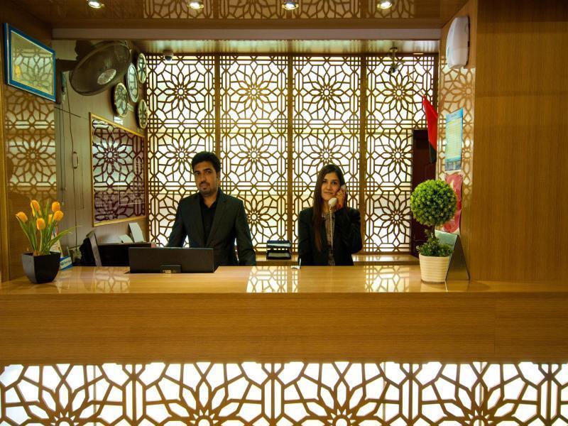 دبي Central Paris Hotel, Baniyas Square المظهر الخارجي الصورة
